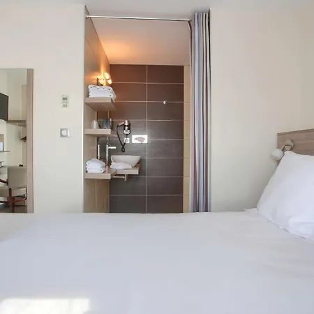 מלון Sure By Western Reims Nord 3*