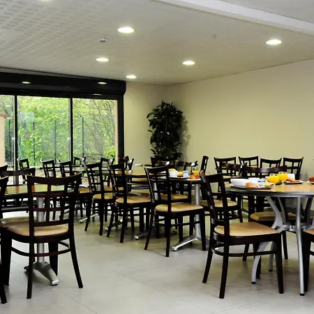 מלון Sure By Western Reims Nord 3*