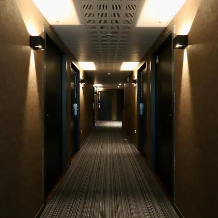 Sure By Western Reims Nord 3*
