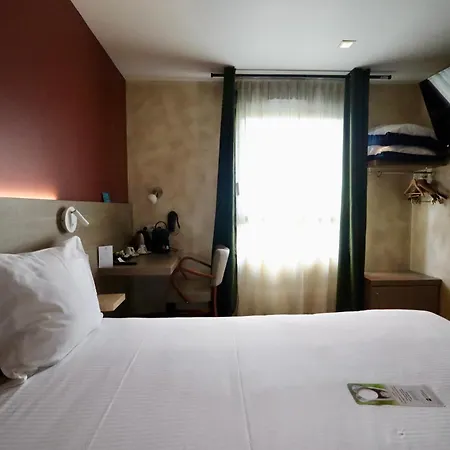 Sure By Western Reims Nord 3*
