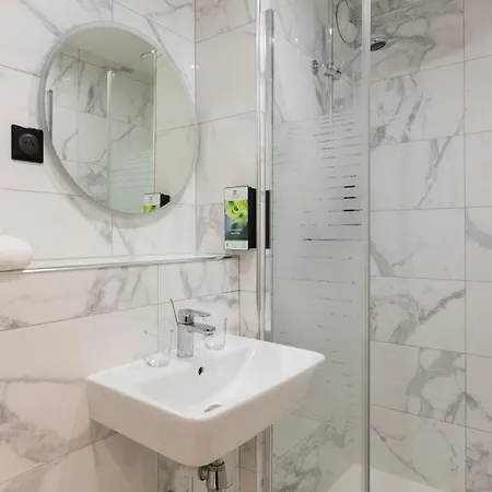 Sure By Western Reims Nord 3*