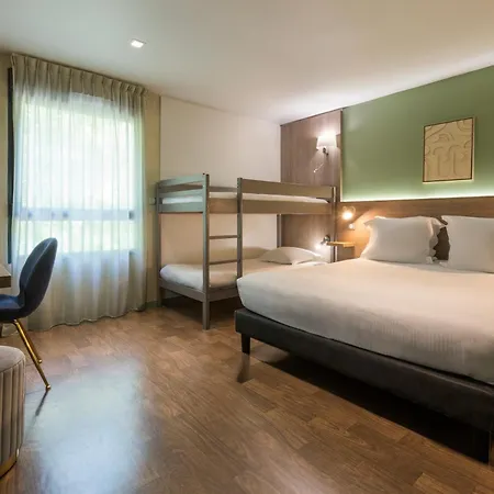 Sure By Western Reims Nord מלון 3*
